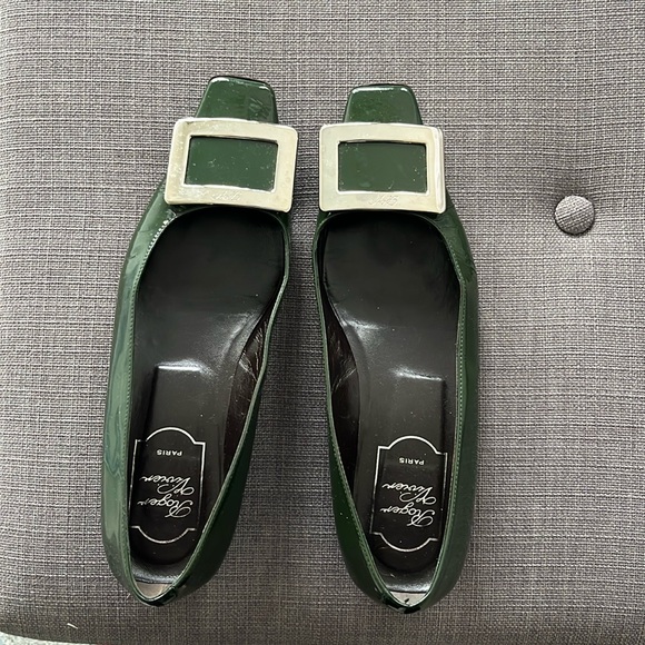 Roger Vivier Shoes - Roger Vivier green patent leather flats with silver buckle